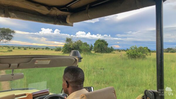 BestPlacesAfrica Kenia Jeep Clouds